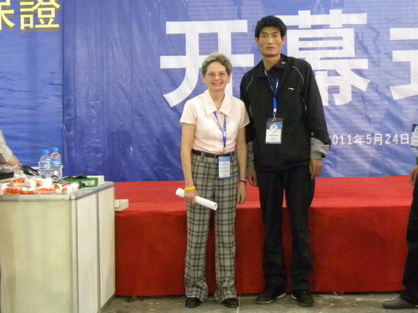 与美国外科教授Dr.摩根合影于成都--2011-05-24